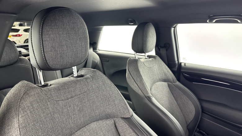 MINI Hatchback 135kW Cooper S Level 2 33kWh 3dr Auto Electric Hatchback